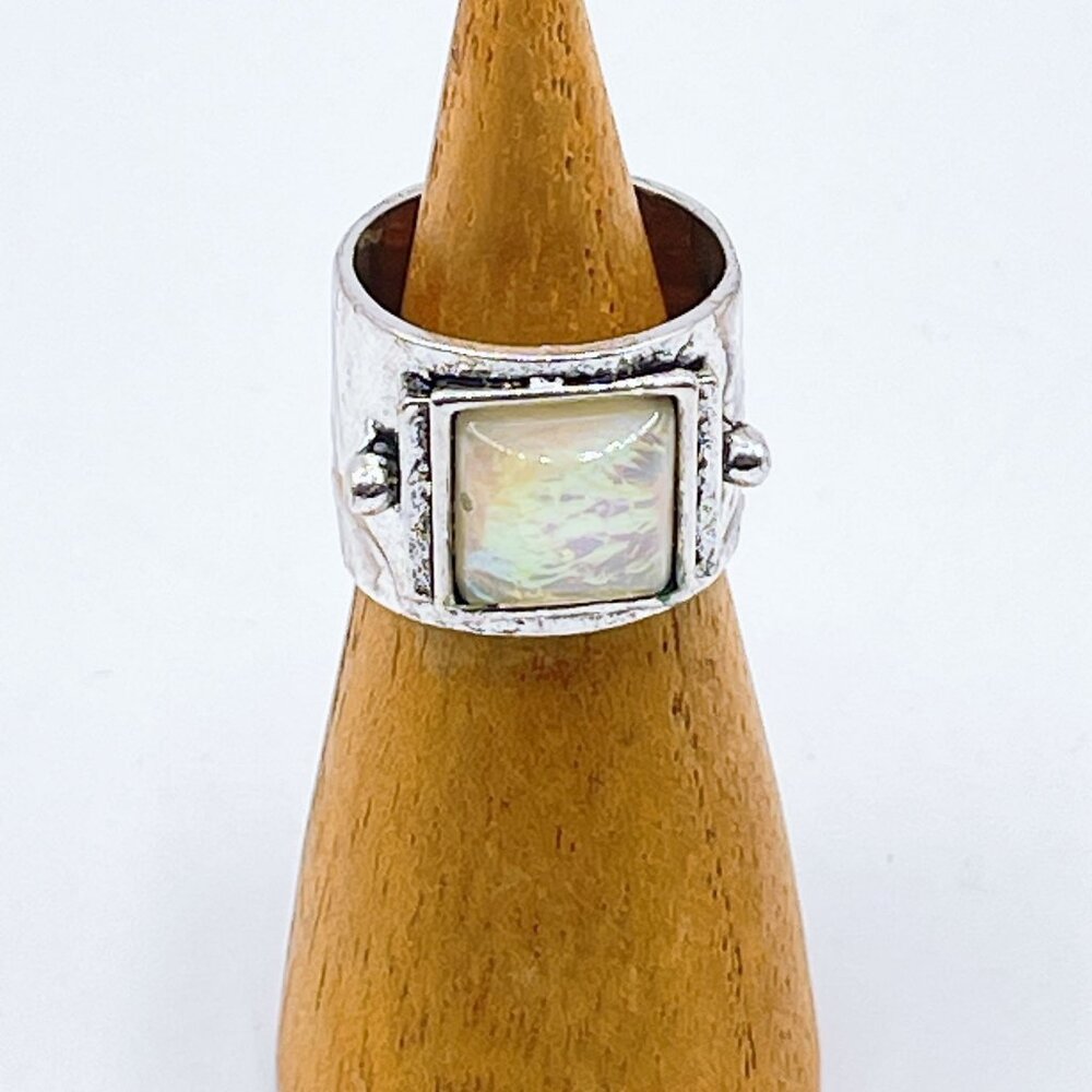 Vintage 925 Sterling Silver Ring With Iridescent Mother Of Pearl Square Gemstone